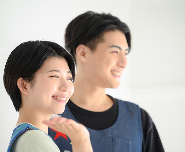 学校の宿題サポートや安心の送迎で、放課後の時間を笑顔で過ごすイメージ